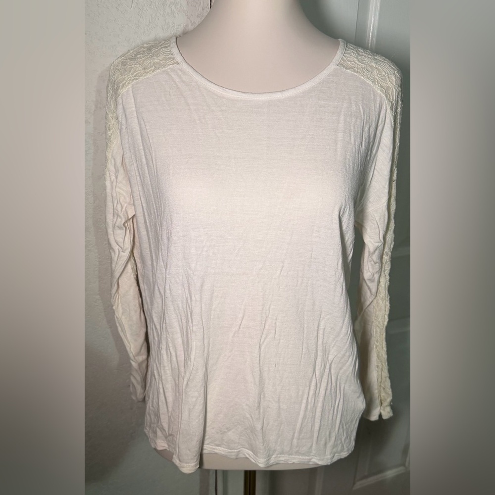 Forever 21 Women's Cream Lace Long Sleeve Crop Top Size Medium